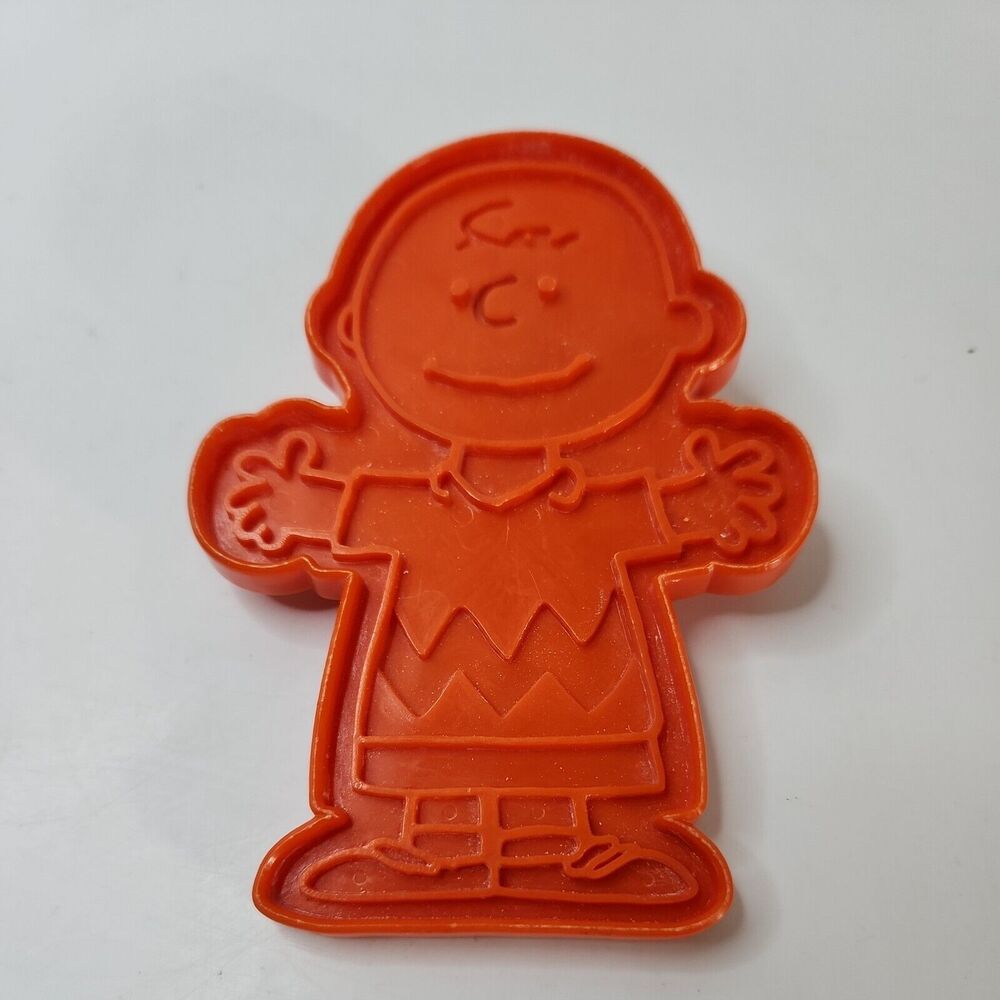 Vintage Hallmark Cookie Cutters Lot 2 Charlie Brown, Angry Halloween cat face - Picture 5 of 6